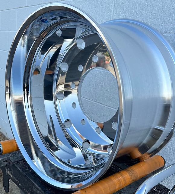 ALUMINUM WHEEL 22.5x12.25  10X285.75	26	HUB	220.1MM	0/28mm	12320LBS	High Polished Outside	TR553E for Super-Single